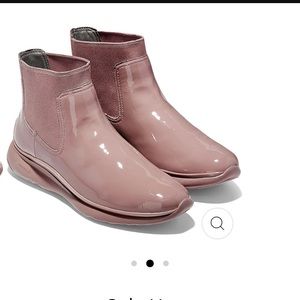 3. Zeroground Patent Leather Ankle Chelsea Boots